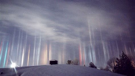 Light pillar .